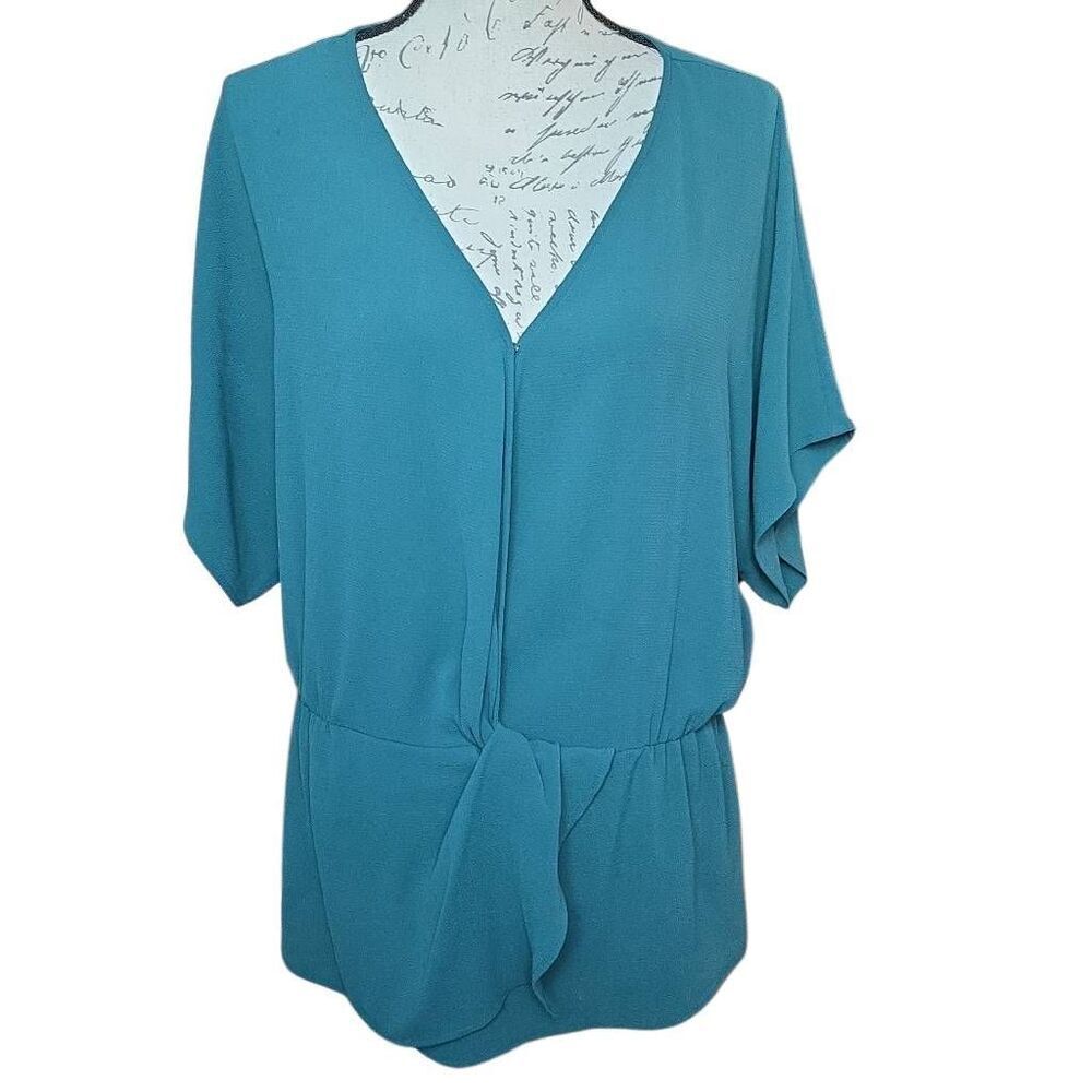 Vince Camuto Women's Size Large Green V-Neck Flounce Blouse